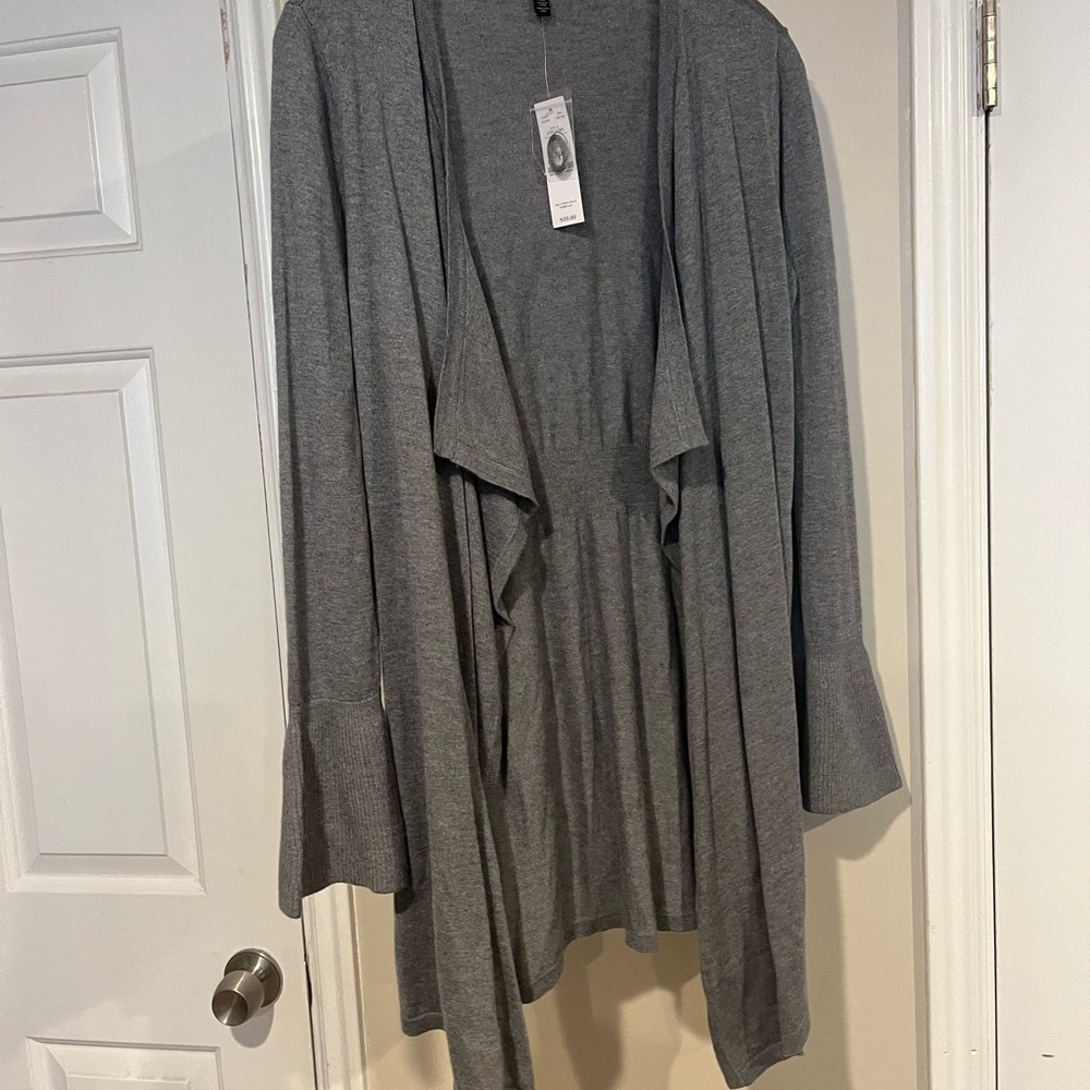 Gray cardigan with cute sleeves
